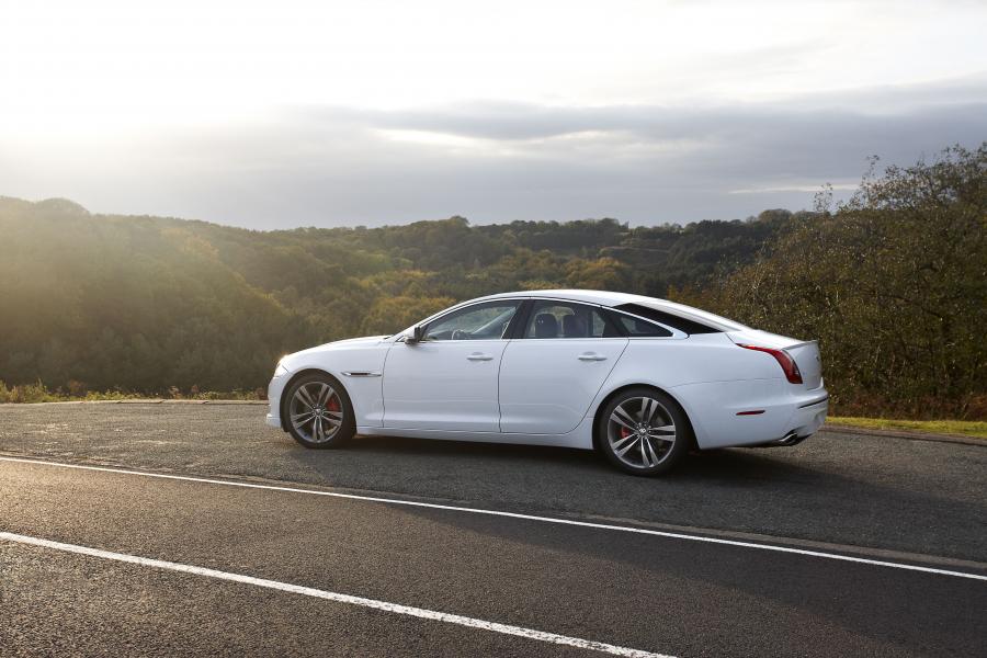  Jaguar XJ Sport 2012 года  (фото 5 из 39)